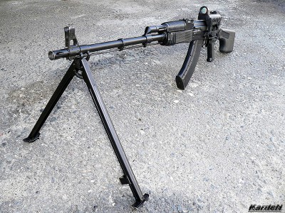 b-989[1].jpg